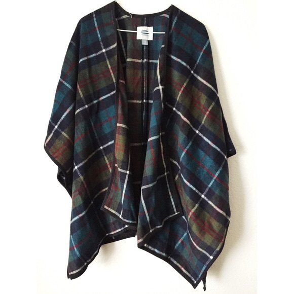 Super soft plaid oversized poncho - Picture 2 of 3